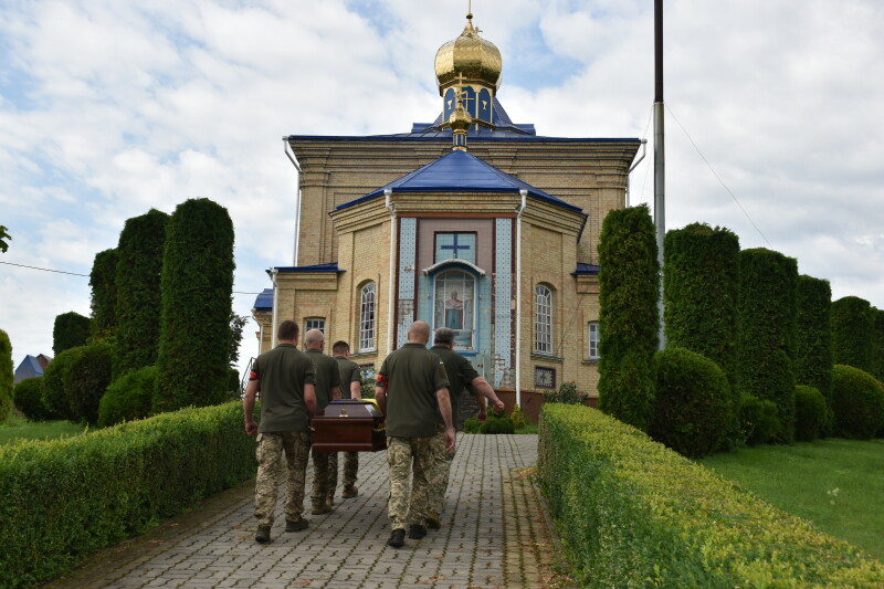 Навіки 50: у Луцькій громаді попрощались з Героєм Петром Назарчуком
