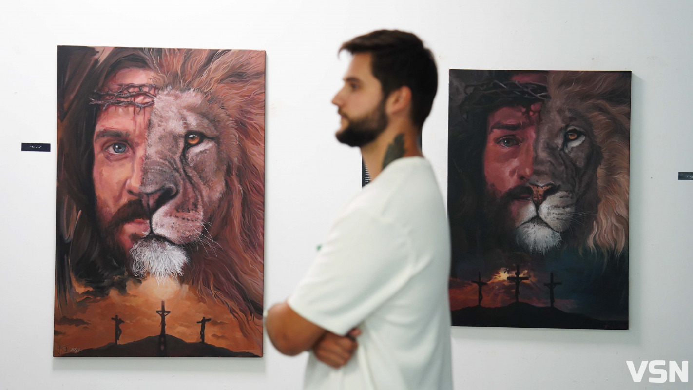 «Мистецтво – це те, через що можна вплинути на людину»: художник з Волині розповів про створення своїх картин