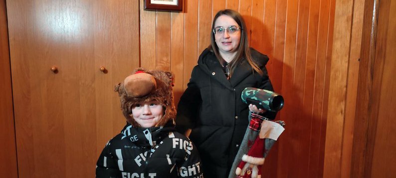 Колядує – щоб були дрони: 6-річний хлопчик з Волині зібрав понад 15 тисяч для ЗСУ