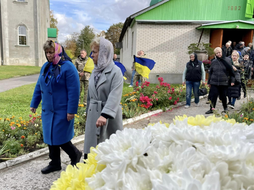 Чорний день у громаді: на Волині попрощалися з Героями Іваном Вознюком і Андрієм Вовком, які загинули в один день