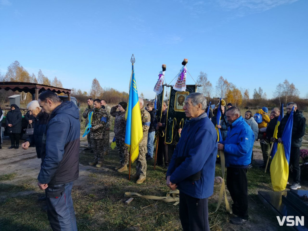 Через рік знайшов вічний спочинок: на Волині попрощалися з 37-річним Героєм Віктором Терешкевичем