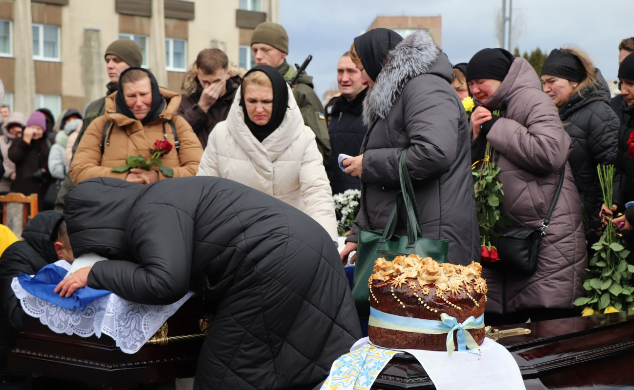 Два молоді Герої загинули в одному бою: прощалися з 24-річним командиром з Волині Володимиром Балем. Фото