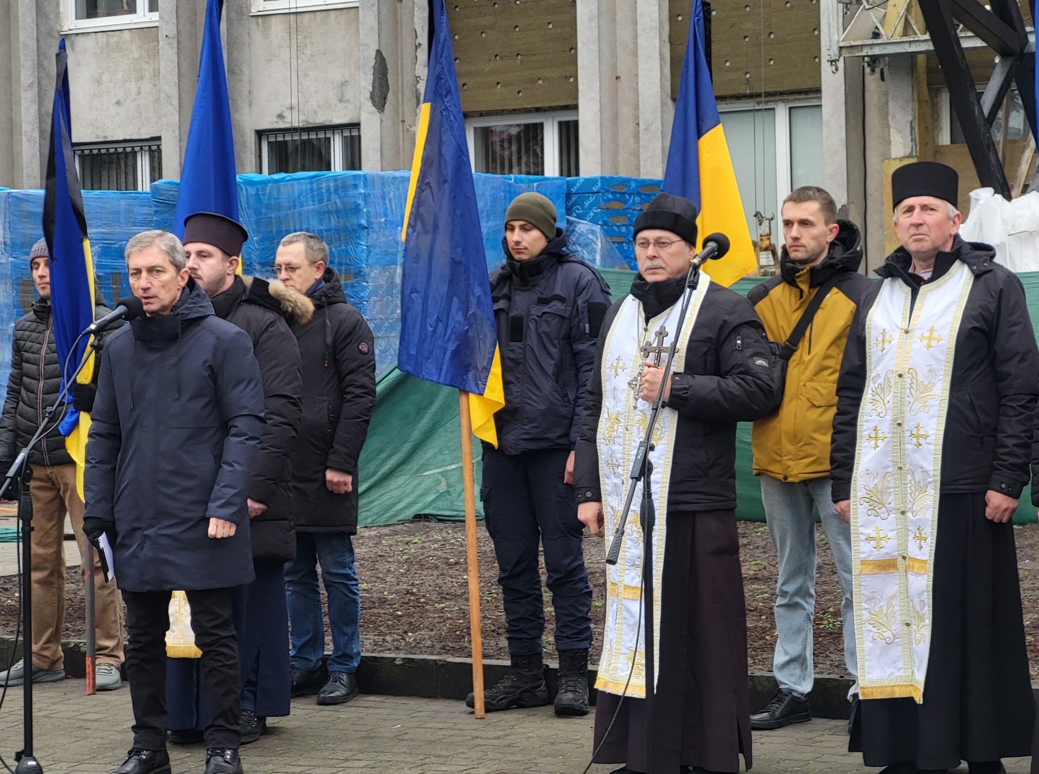 Незадовго до загибелі дізнався, що стане татом третьої доньки: на Волині попрощалися з Героєм Василем Сорокою