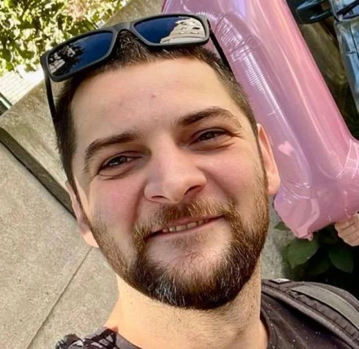 «Паш, ми тебе чекаємо»: волинянка майже рік шукає сина, який зник у Румунії