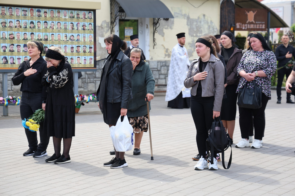 Помер від отриманих на фронті поранень: у Луцьку попрощалися з 50-річним воїном Василем Зубчиком