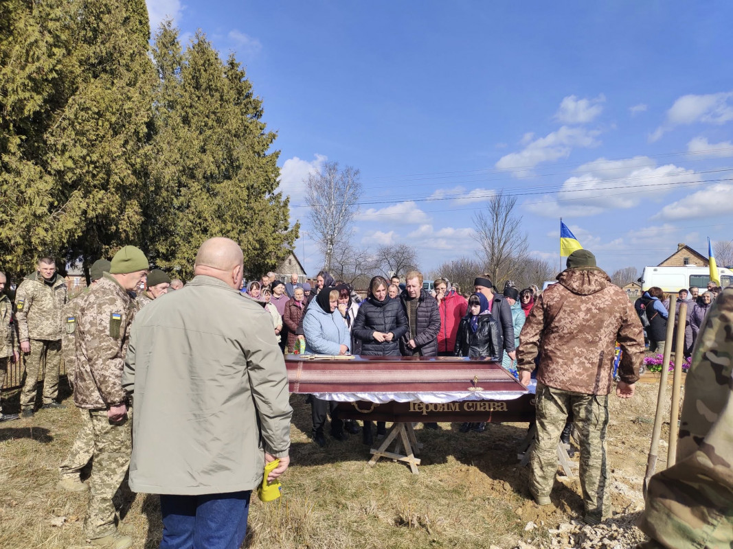 Життя обірвалось на Донеччині: волиняни попрощались з Героєм Миколою Тимощуком