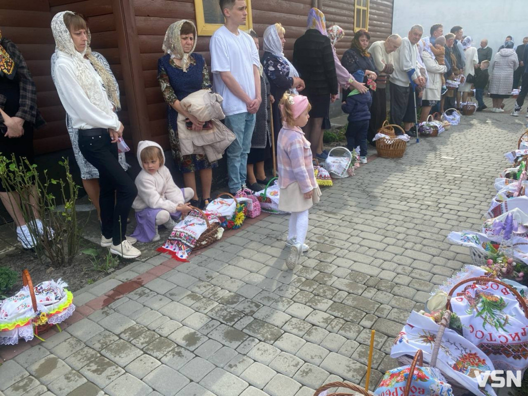 Як на Волині освячують великодні кошики. Фото