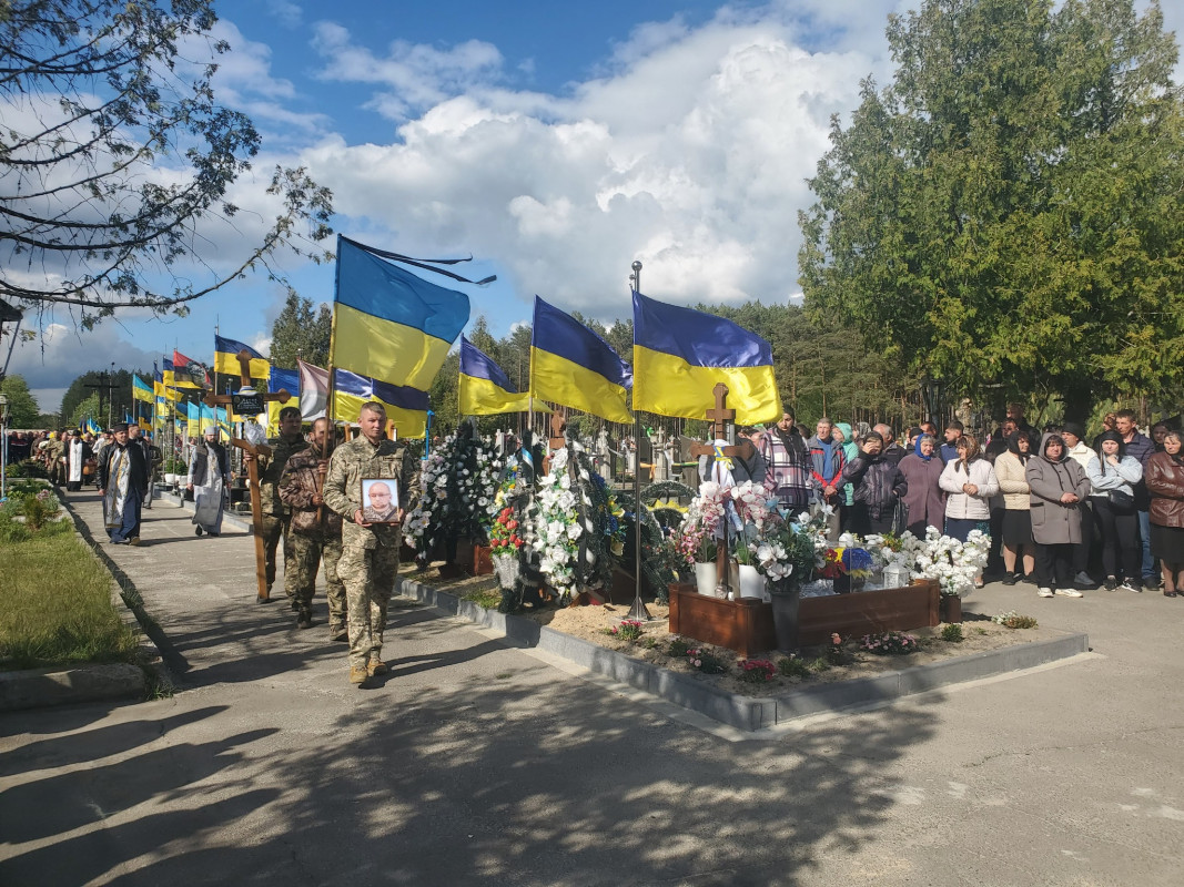 Троє синів втратили батька: на Волині попрощались з Героєм Миколою Кураном