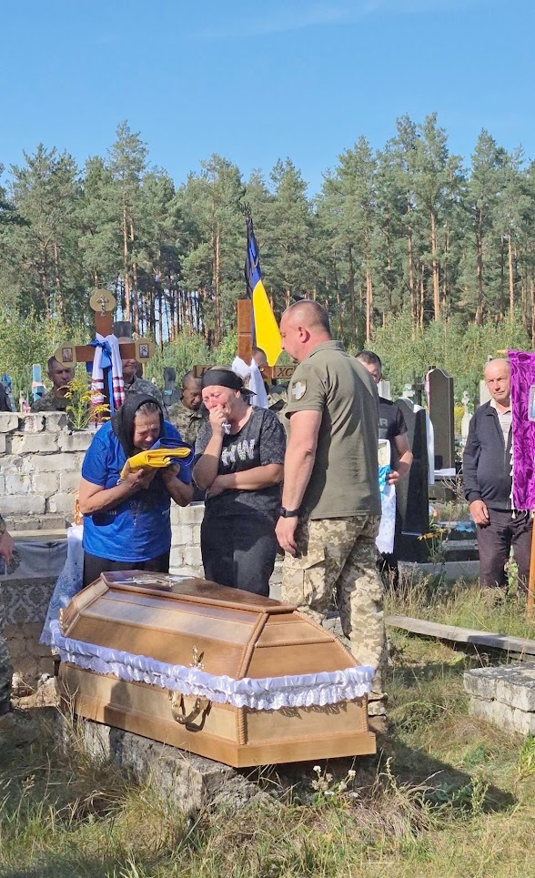 Не встиг одружитися й потішити маму онуками: молодий Герой повернувся на рідну Волинь через 2 роки після загибелі