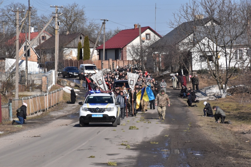 Дорогою додому зупинилося серце: на Волині попрощалися із військовим Анатолієм Стасюком