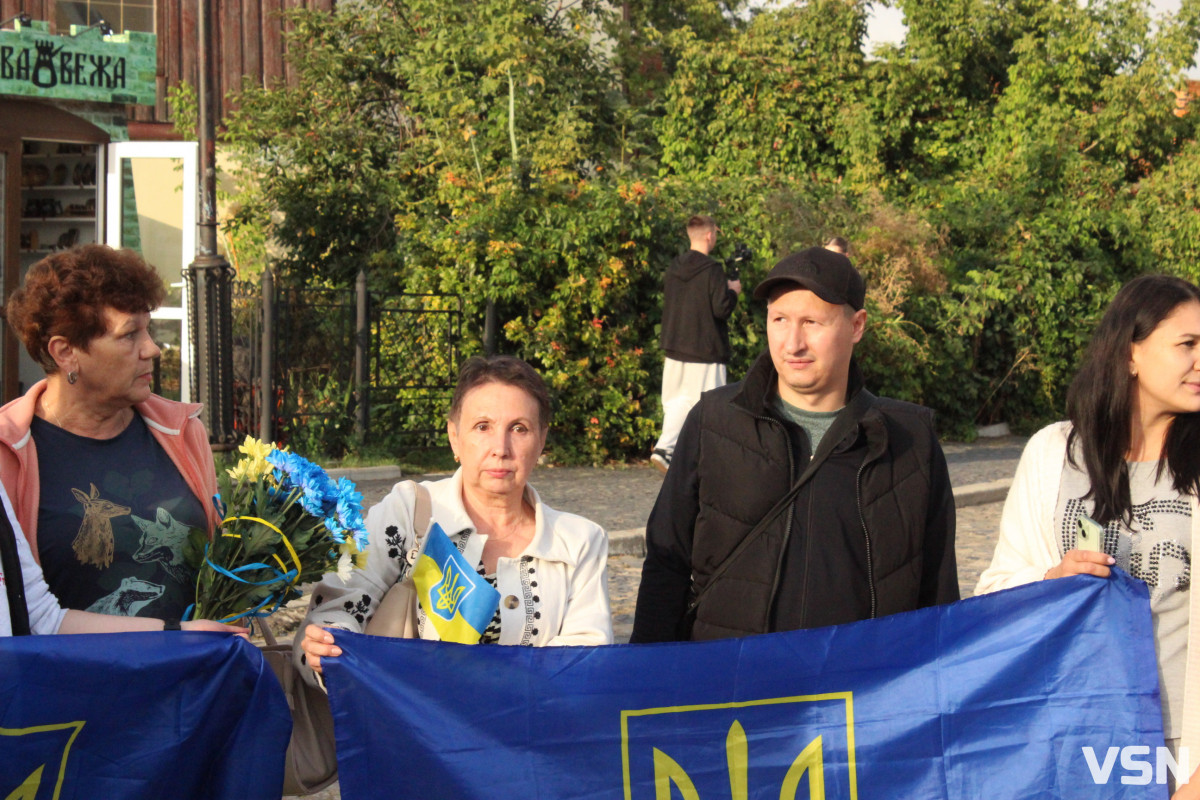 Казали, що зник безвісти: у Луцьку зустріли звільненого з ворожого полону Кирила Вєтрова