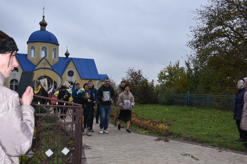 Понад пів року вважався безвісти зниклим: на Волині попрощалися із Героєм Богданом Мережею