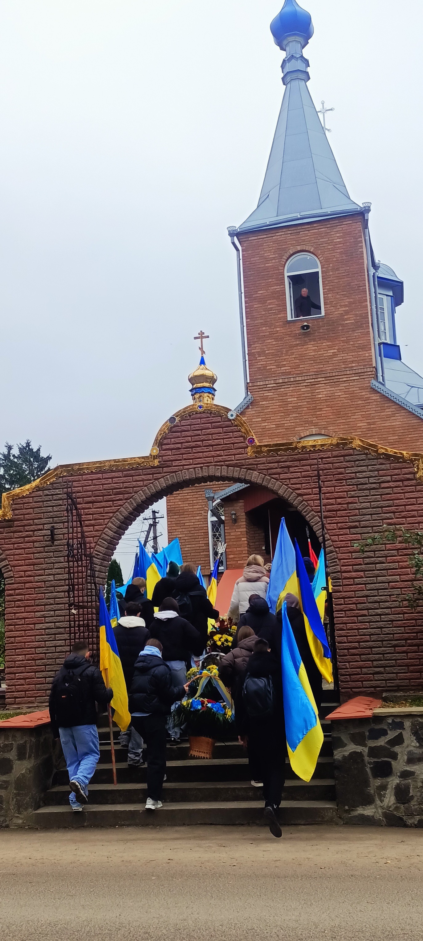 2 місяці не дожив до 35-річчя: на Волині попрощались з Героєм Олександром Пекним