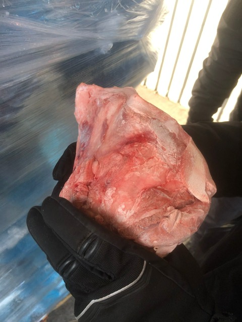 На Волинь намагалися незаконно провезти 20 тонн свіжомороженої свинини