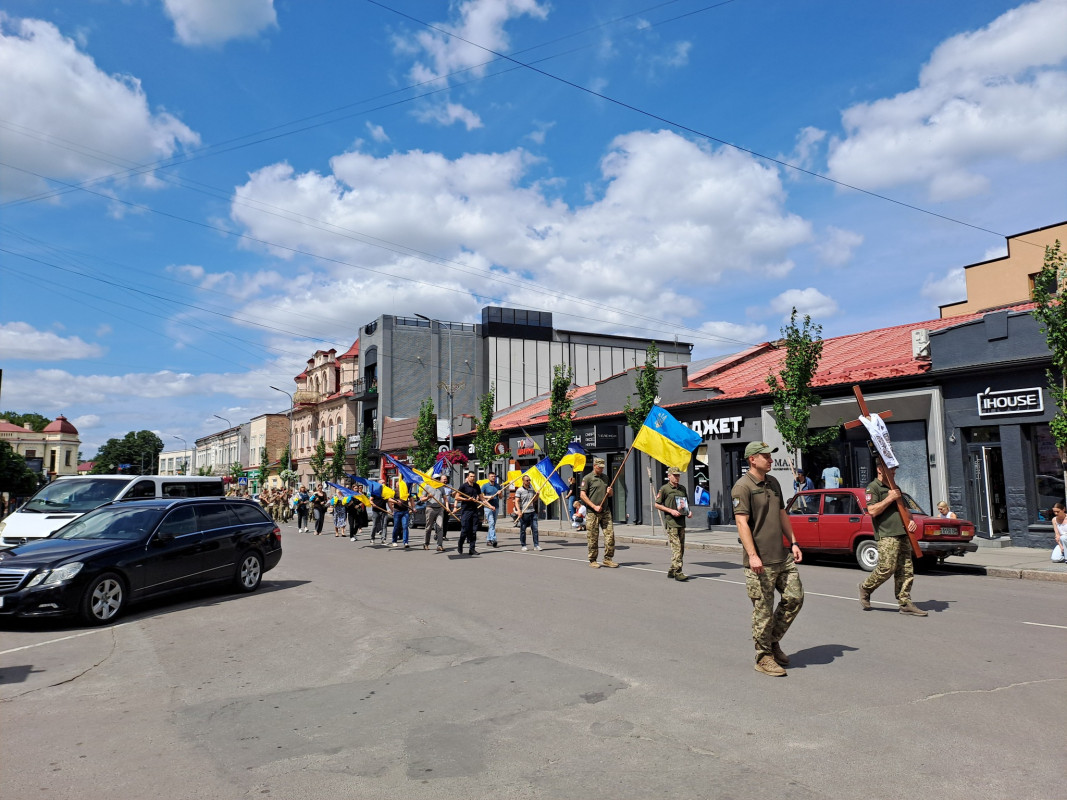 Більше місяця лікарі боролися за його життя, але серце не витримало: на Волині попрощались з Героєм Ігорем Фейдаком