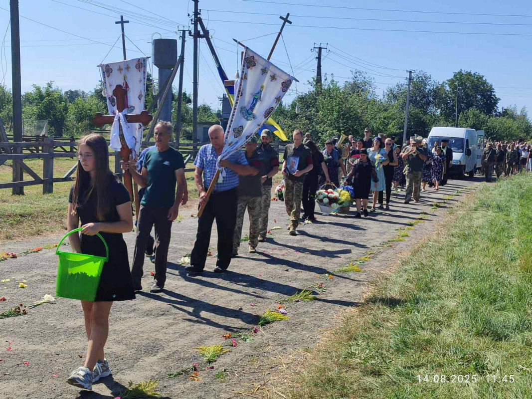 Поховали у переддень 36-річчя: на Волині попрощалися з депутатом, який загинув на фронті