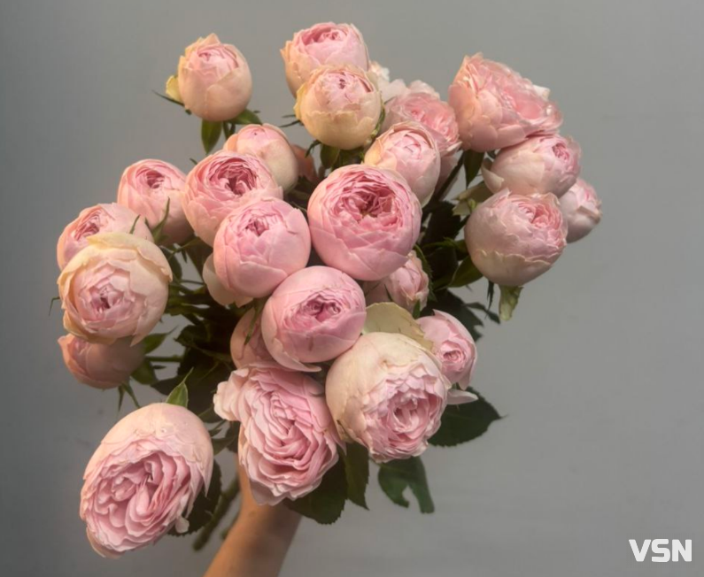 Скільки коштують квіти на День закоханих у Луцьку?