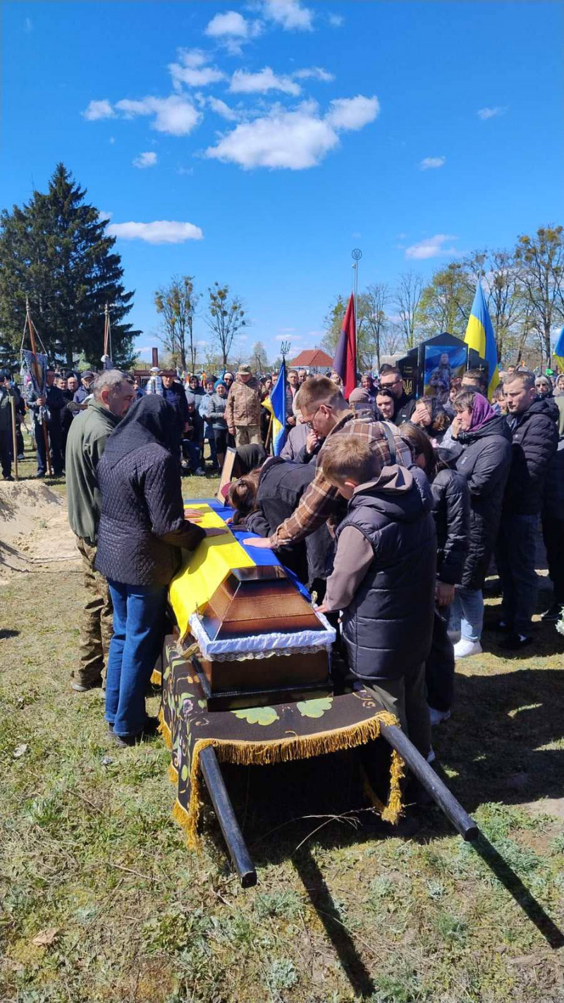 З вересня 2024 року рідні жили надією: на Волині попрощалися із 31-річним Героєм Іваном Фіщуком