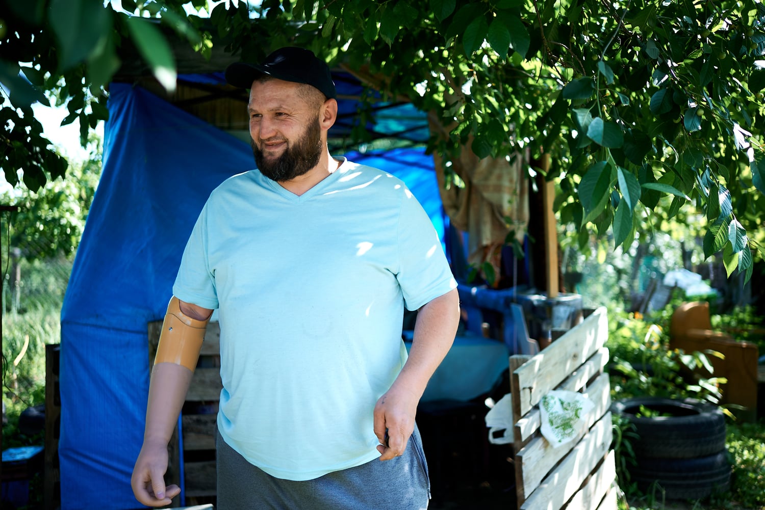 «Другої Наталки вже не буде»: на Волині ветеран висаджує троянди в пам’ять про загиблу на війні дружину