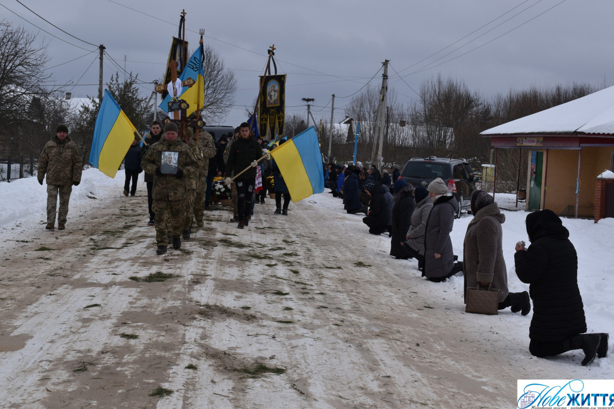 Не встиг одружитися з нареченою: на Волині  попрощалися із молодим Героєм Андрієм Лахаєм