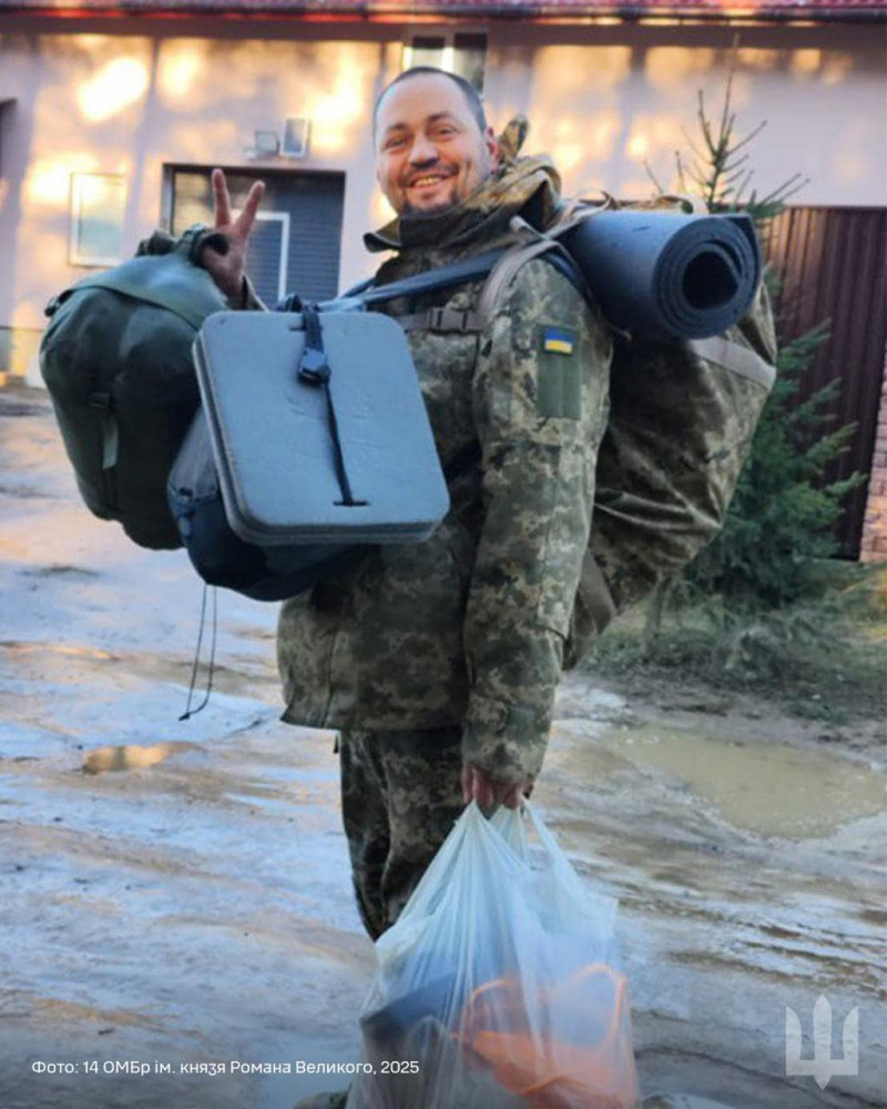 «Забрали до шпиталю з фотоапаратом в руках»: історія журналіста і воїна Ярослава Нестеренка з 14 ОМБр