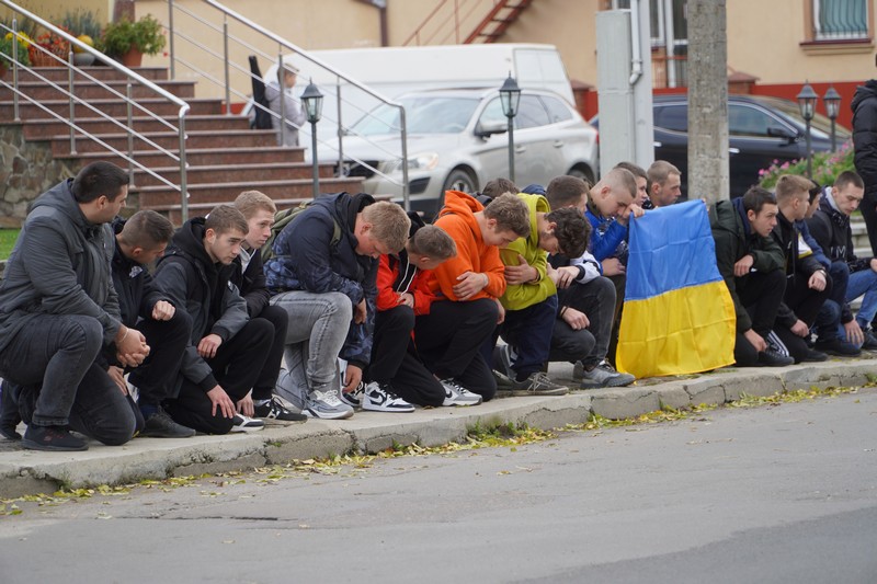 Пішов на пенсію, але повернувся до війська: на Волині попрощалися із Героєм Володимиром Ващенком