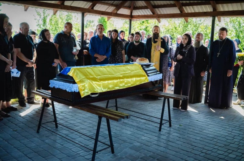 «На щиті» повернувся додому: на Волині поховали прикордонника Валентина Пірожика