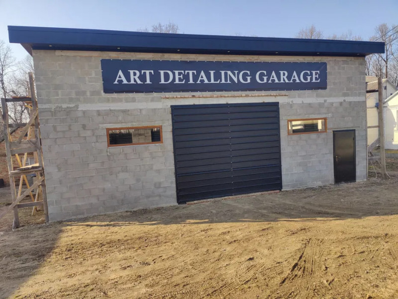 У Луцьку продають приміщення під автобізнес за 3 мільйони