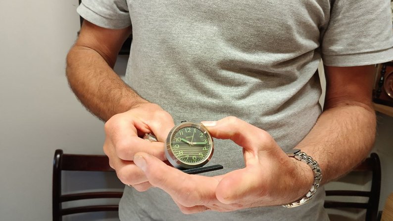 Майстер часу з Луцька понад 45 років ремонтує годинники
