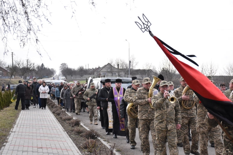 Загибель підтвердила ДНК-експертиза: на Волині після року невідомості попрощалися з Героєм Михайлом Шевчуком