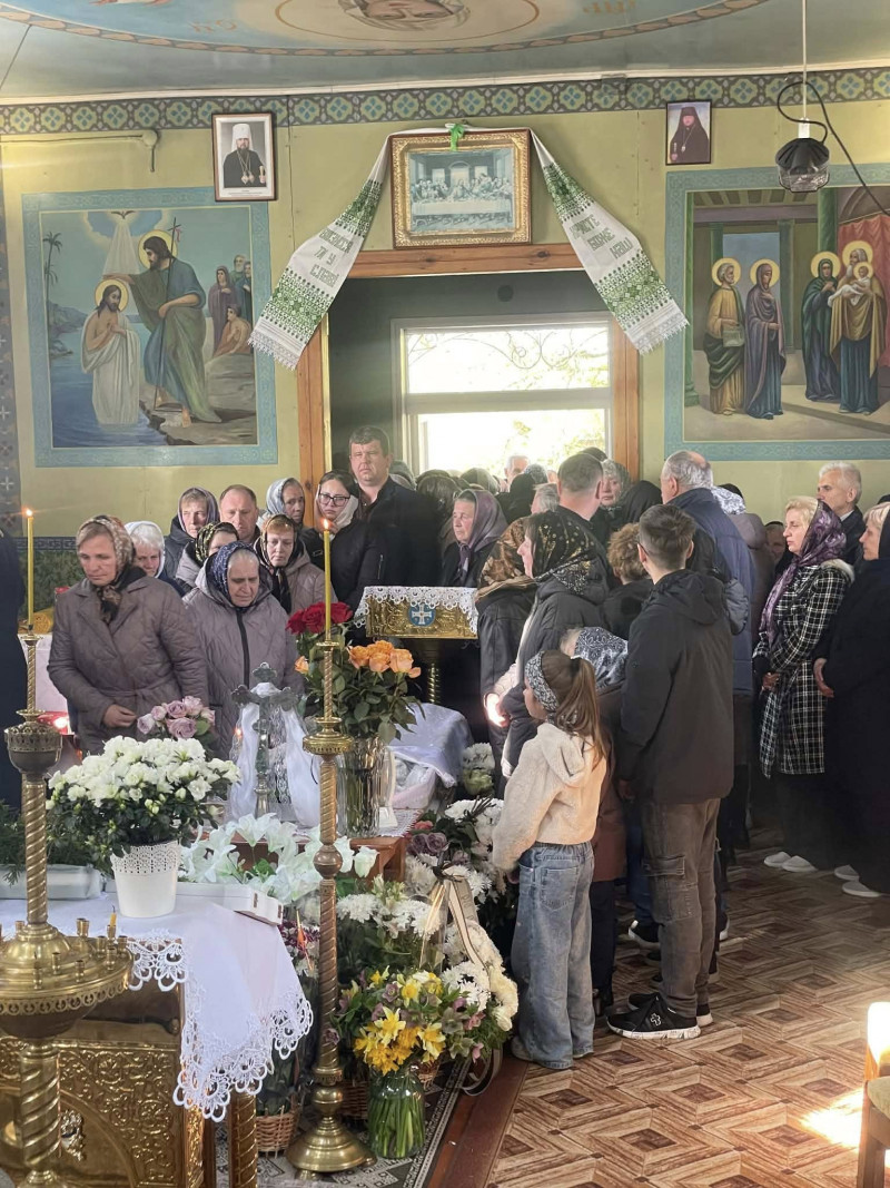 На Волині провели в останню путь священника Володимира Лапінського
