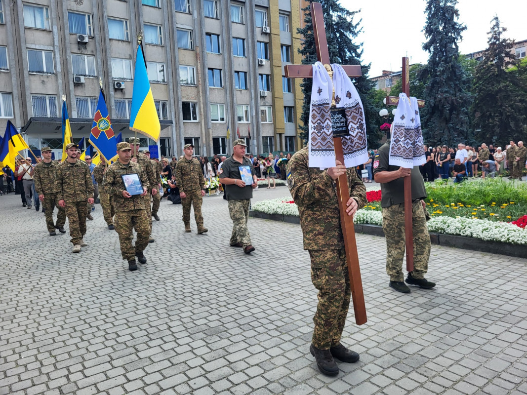 Сини продовжують боротьбу на фронті: на Волині попрощалися з Героями Юрієм Любашовим та Олександром Дубуком