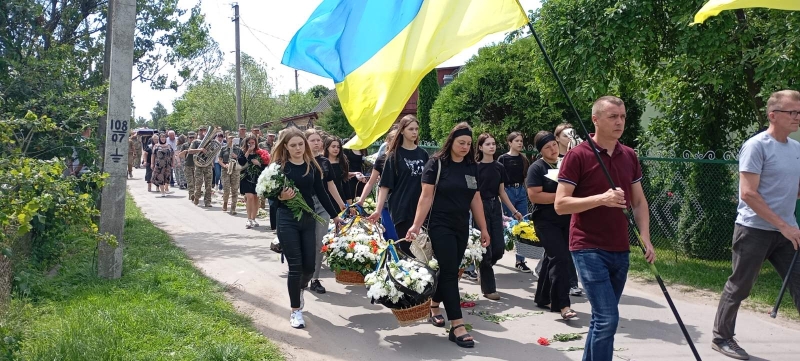 Назавжди молодий: на Волині попрощались з 26-річним Героєм Миколою Муковозом