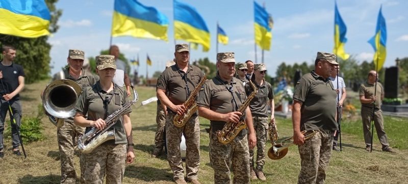 Назавжди молодий: на Волині попрощались з 26-річним Героєм Миколою Муковозом