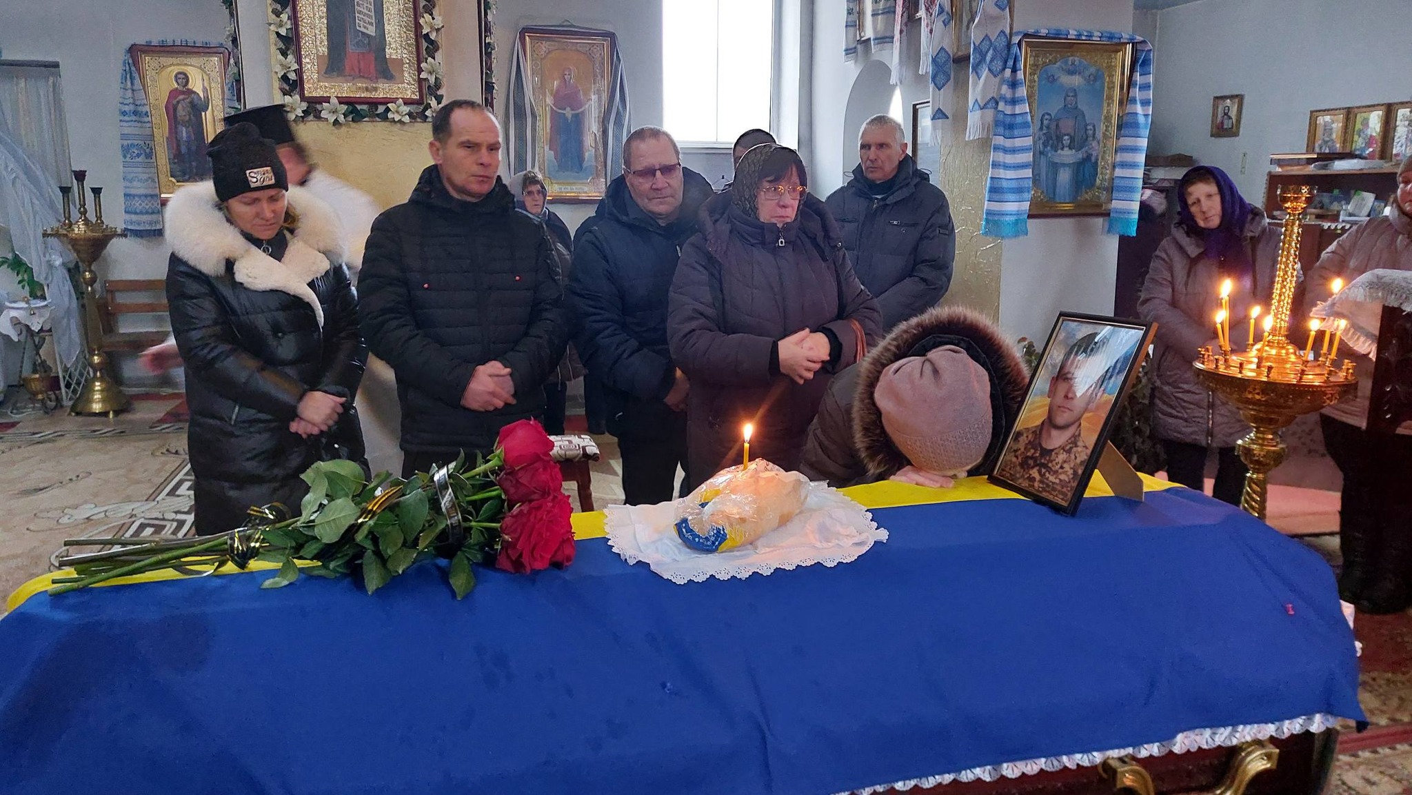 Більше року вважався зниклим безвісти: на Волині попрощалися з Героєм, якому навіки 42