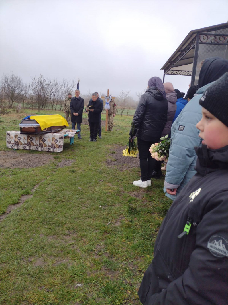 Понад 3,5 роки вважався зниклим безвісти: на Волині попрощалися із Героєм Володимиром Малишенком