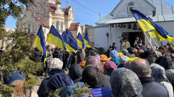 Нововолинськ - в жалобі: в останню путь провели вірного сина України
