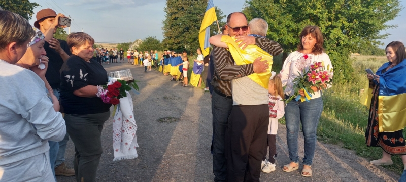 Повернення з полону: захисник з Волині вперше ступив на рідну землю після реабілітації