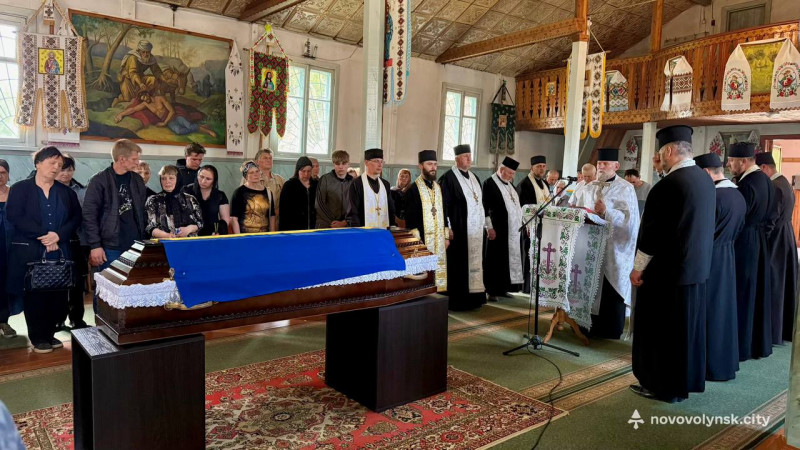 Із листопада 2024 року вважався зниклим безвісти: на Волині в останню дорогу провели Героя Василя Жука