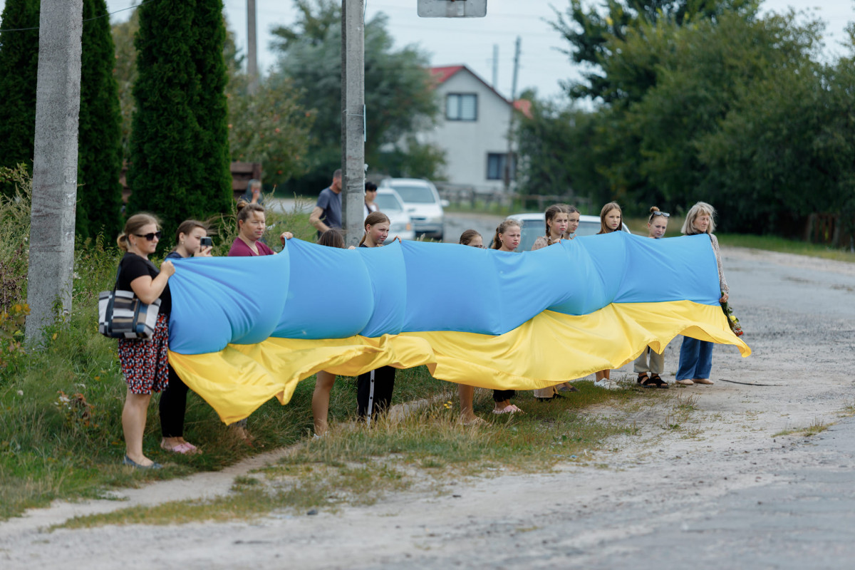 Загинув унаслідок ворожого мінометного обстрілу: на Волині попрощались із Героєм Леонідом Івчуком