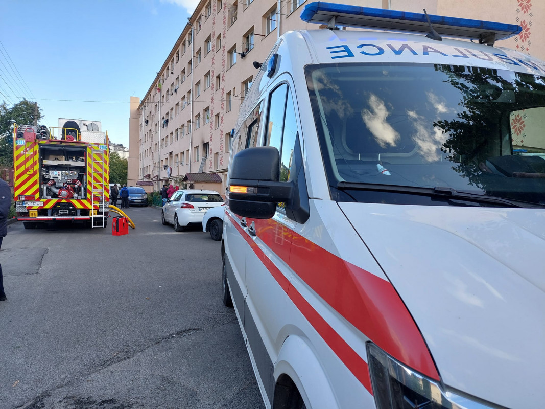 У Луцьку під час пожежі в гуртожитку врятували жінку: деталі