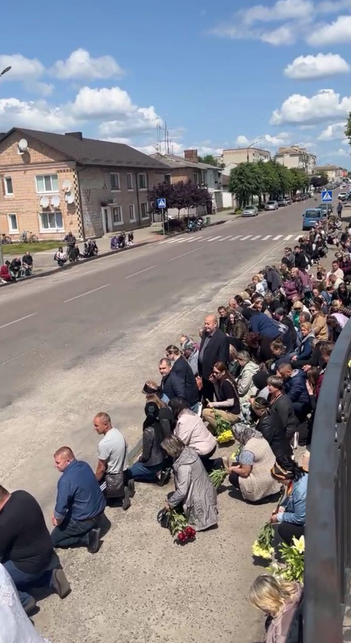 Навіки лише 22: у Луцький район «на щиті» повернувся загиблий Герой Роман Карпюк