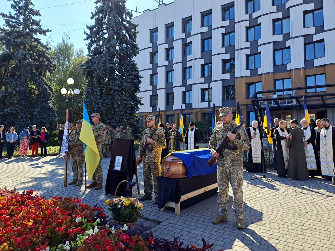 Йому назавжди 37: на Волині попрощалися із полеглим захисником Дмитром Бондаруком