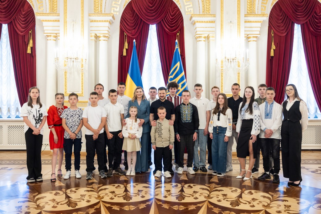 Президент вручив нагороду «Майбутнє України» школяру з Волині. Фото