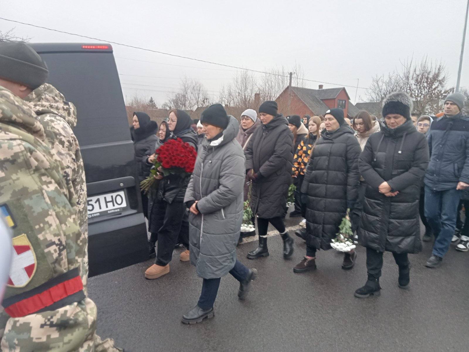 Через сім місяців невідомості Герой повернувся додому: на Волині попрощалися військовим з Володимиром Бортником