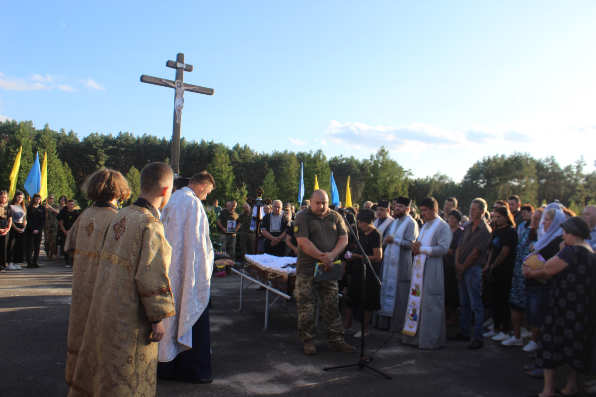 Трагічний день у громаді: на Волині попрощалися одразу із трьома Героями