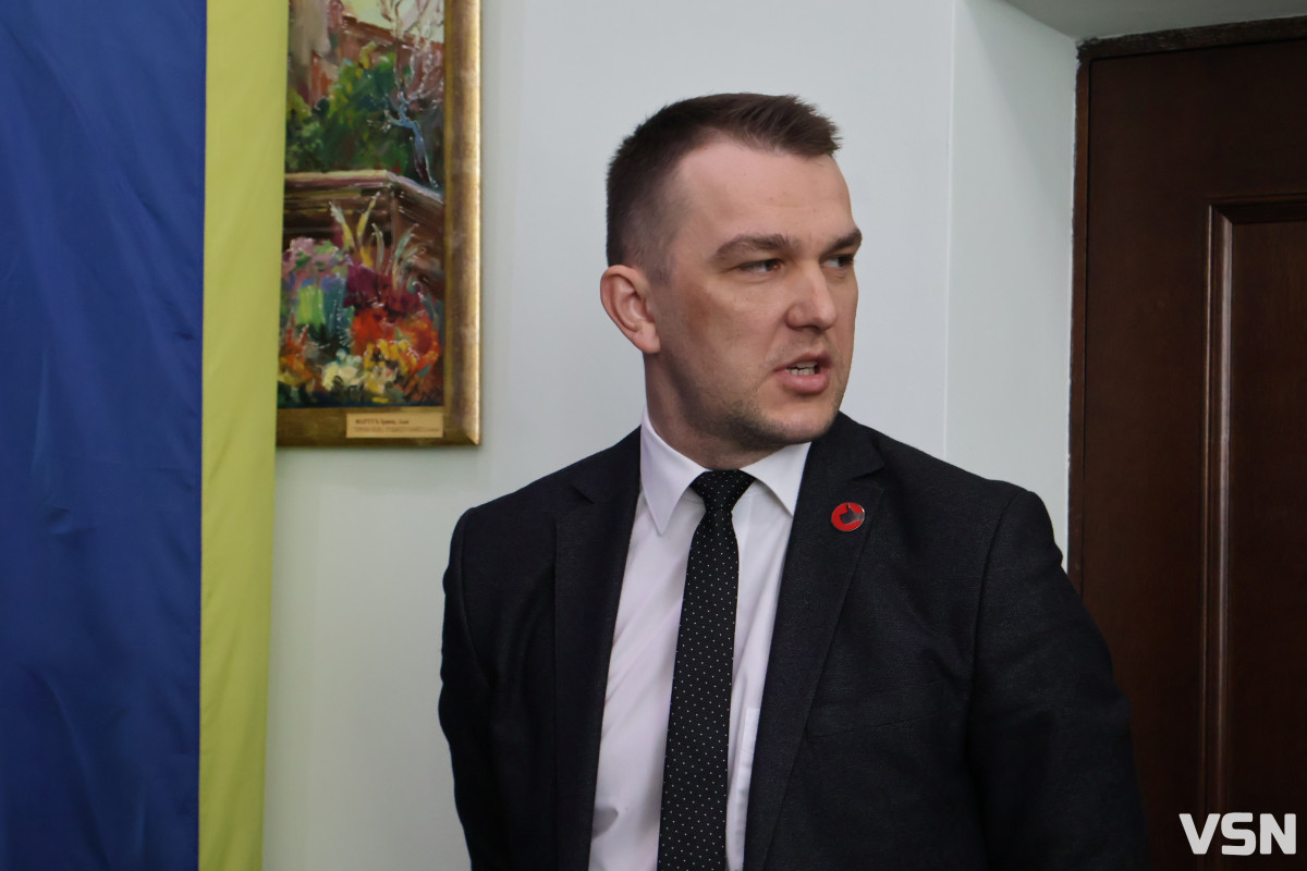 Флешмоб «Шкарпетуйся» і кадрові рішення: що відбулося на 90-й сесії Луцької міськради. Фоторепортаж