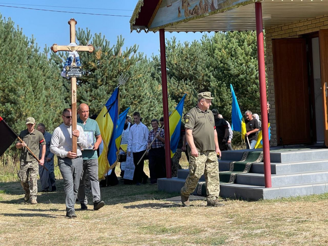 Життя забрали ворожі дрони: на Волині попрощались з 43-річним Героєм Миколою Перхуном