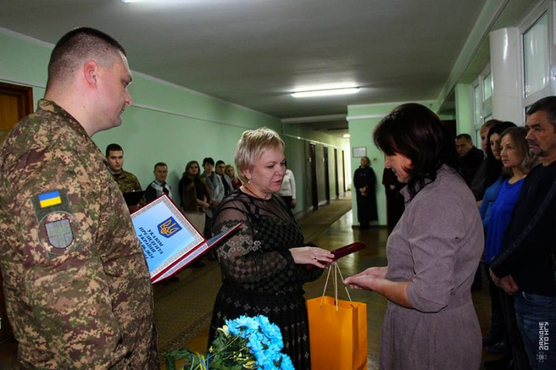 На Волині рідним полеглих нацгвардійців вручили посмертні нагороди Героїв