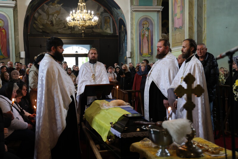 Назавжди 44: на Волині попрощалися з Героєм Віктором Бондаруком